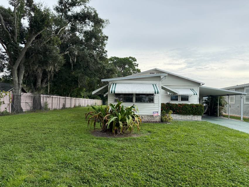 Bradenton, FL Mobile Home for Sale located at 264 Coconut St Terra Palms